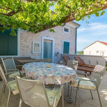 House Sandra Holiday home Tkon